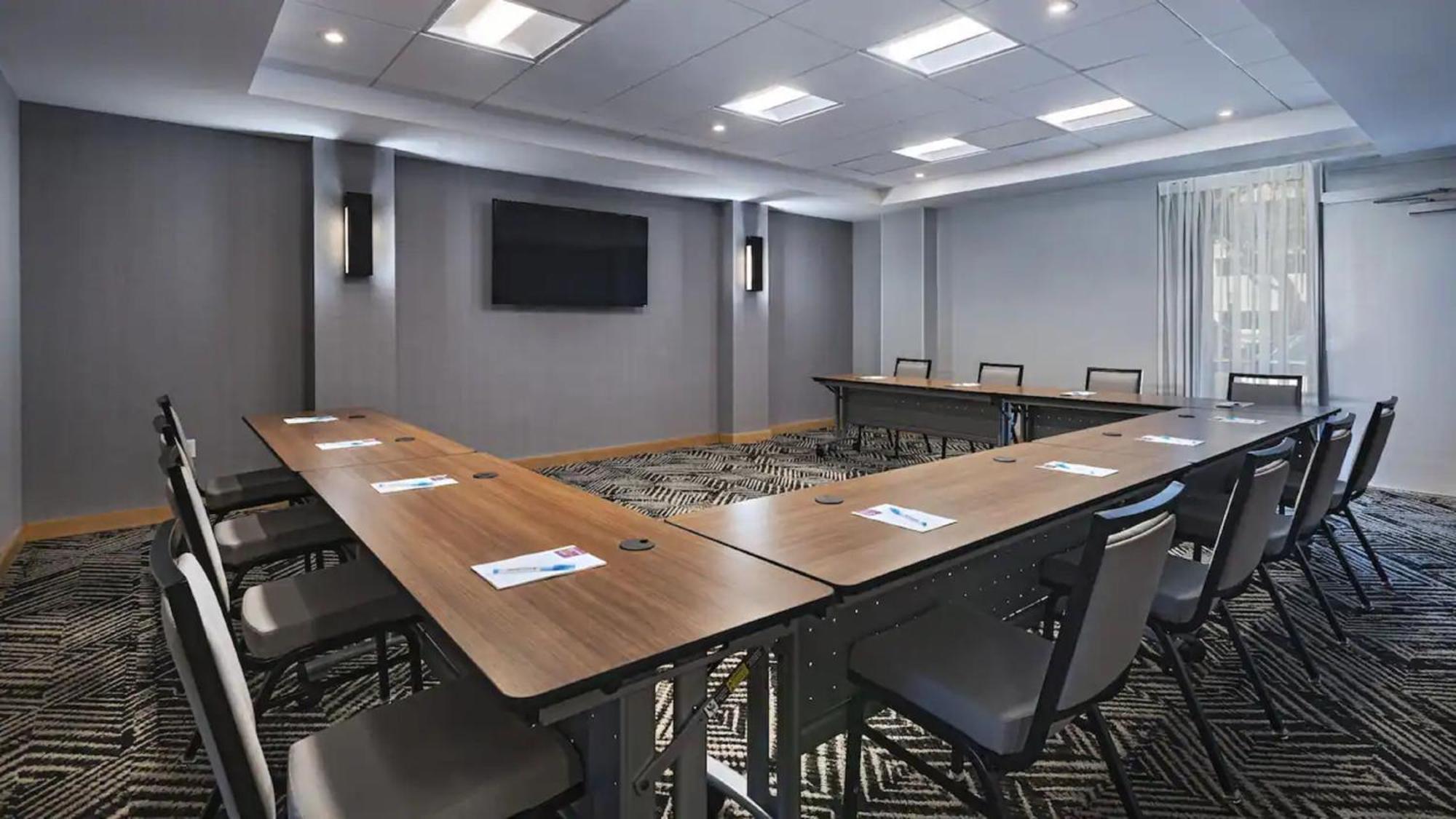 Hyatt Place Austin Arboretum Экстерьер фото